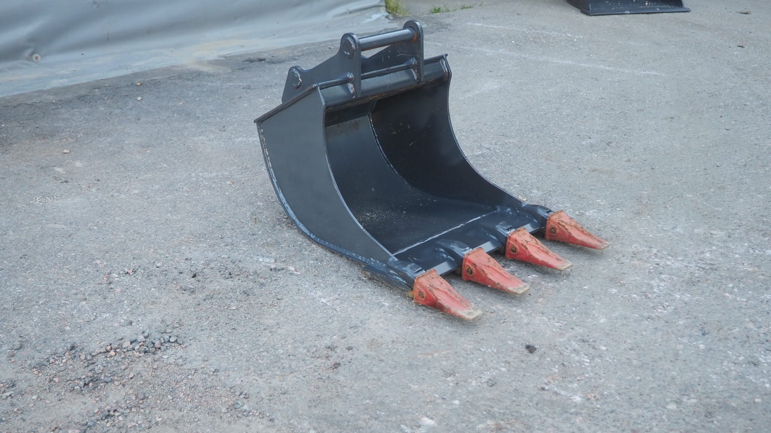 Kuokkakauha 90 l kynsillä