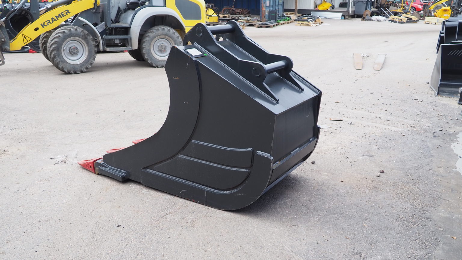 Kuokkakauha kynsillä 1 000 l