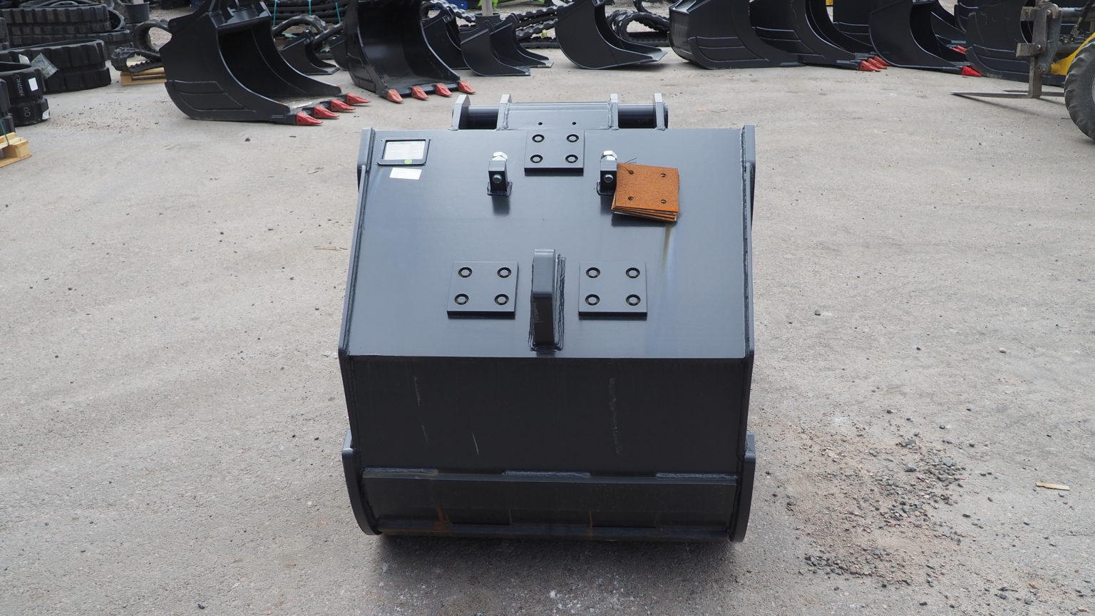 Kuokkakauha 1 300 l kynsillä