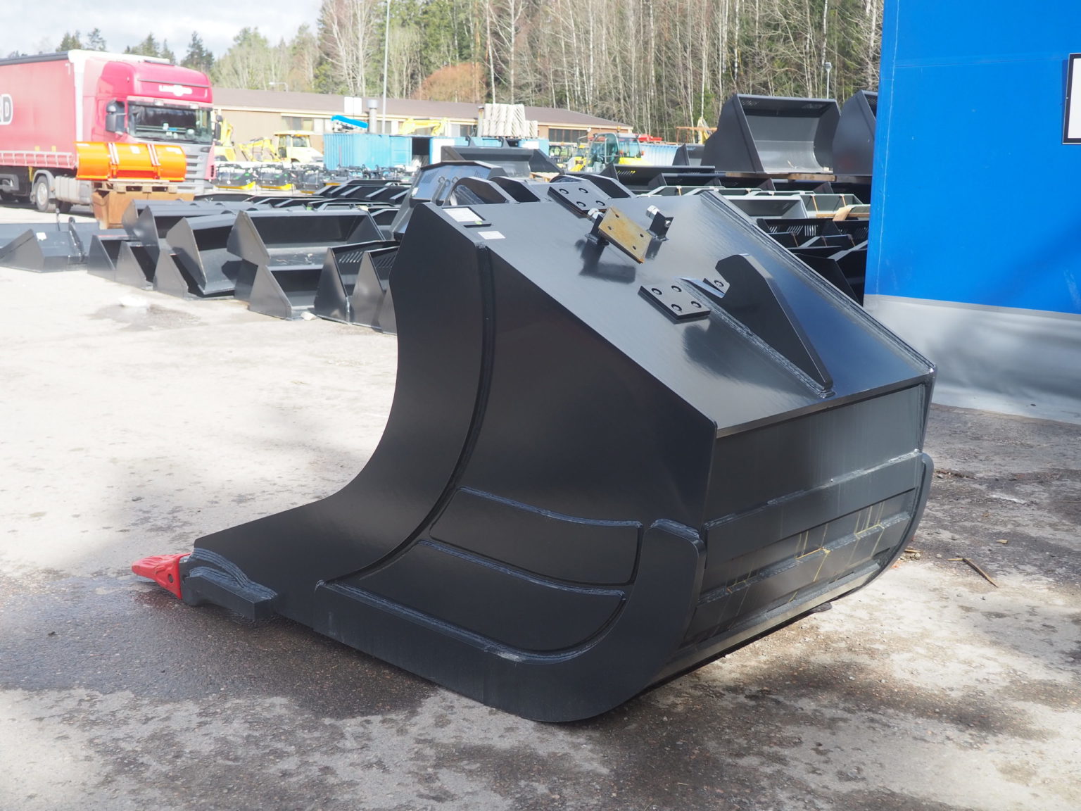 Kuokkakauha kynsillä