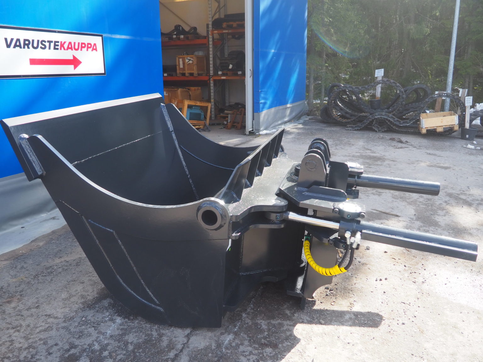 Kallistuva luiskakauha