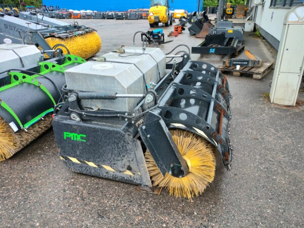 4.0 Kunnostettu 2000mm PMC kauhaharja vaihdettavalla Kramer sovitteella
