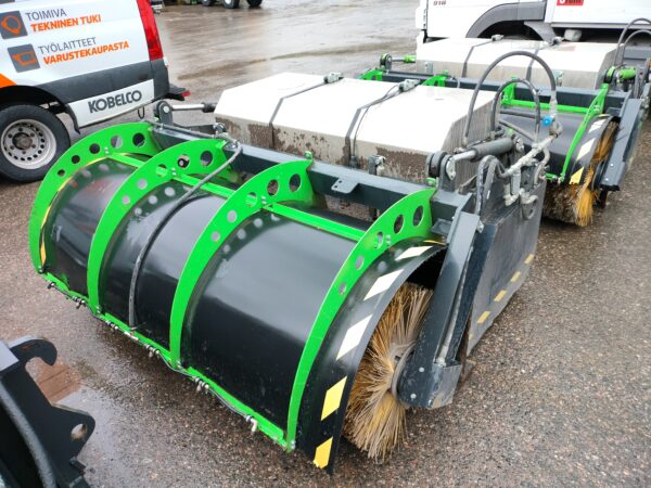 2.0 Kunnostettu 2000mm PMC kauhaharja vaihdettavalla Kramer sovitteella