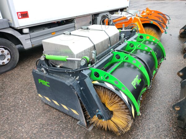 5.0 Kunnostettu 2000mm PMC kauhaharja vaihdettavalla Kramer sovitteella