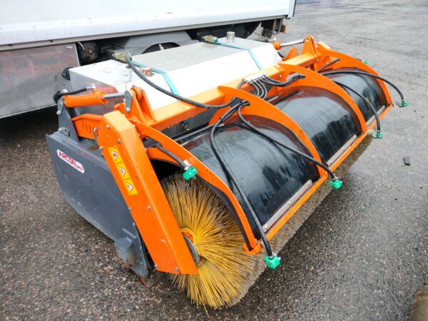 3.0 Kunnostettu 2000mm Arcon Pro kauhaharja vaihdettavalla Kramer sovitteella
