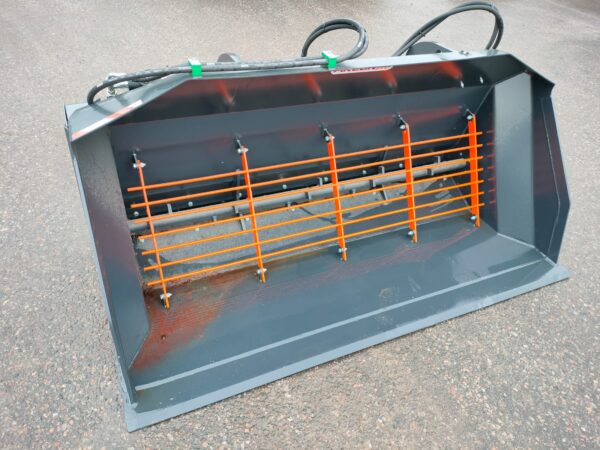 HIEKOITUSKAUHA 1500L KRAMER 1150 MURSKAIMELLA
