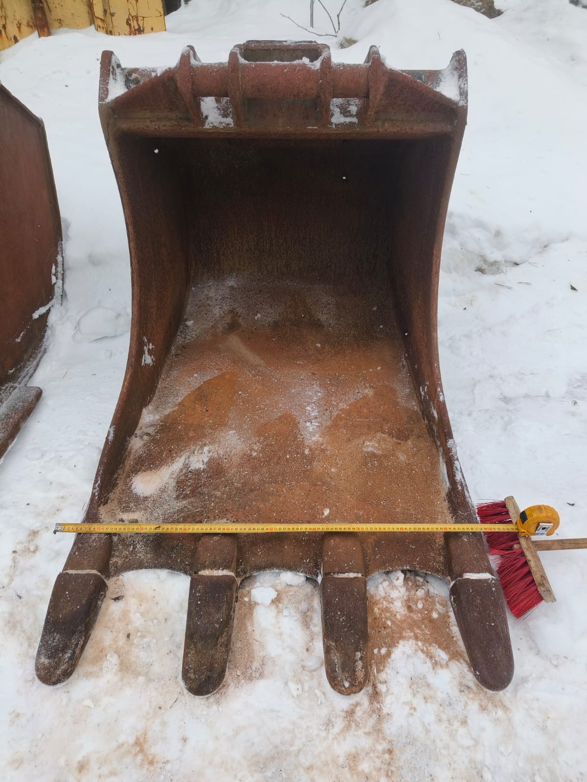 1.0.3 JYVÄSKYLÄ KH-Koneet Käytetty Kynsikuokka 900mm NTP10