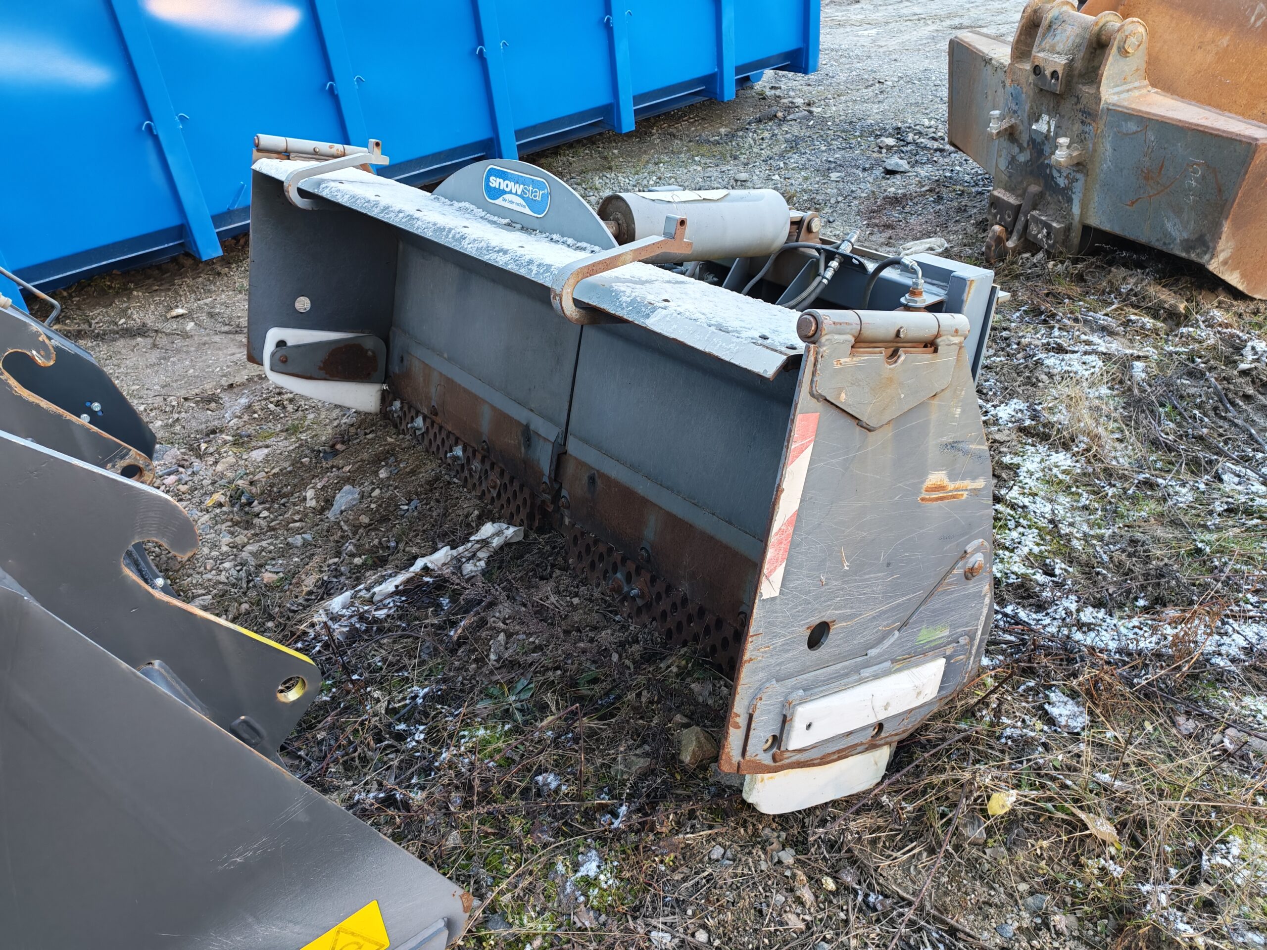 2.1.1 LIETO Käytetty Snowstar zoomaura 2000-3200mm Kramer 380