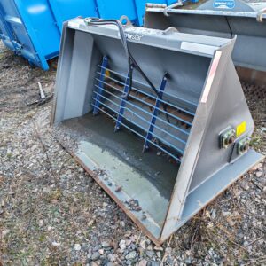 3.0.7 LIETO Käytetty Snowstar hiekoituskauha 1000l murskaimella zettelmayer