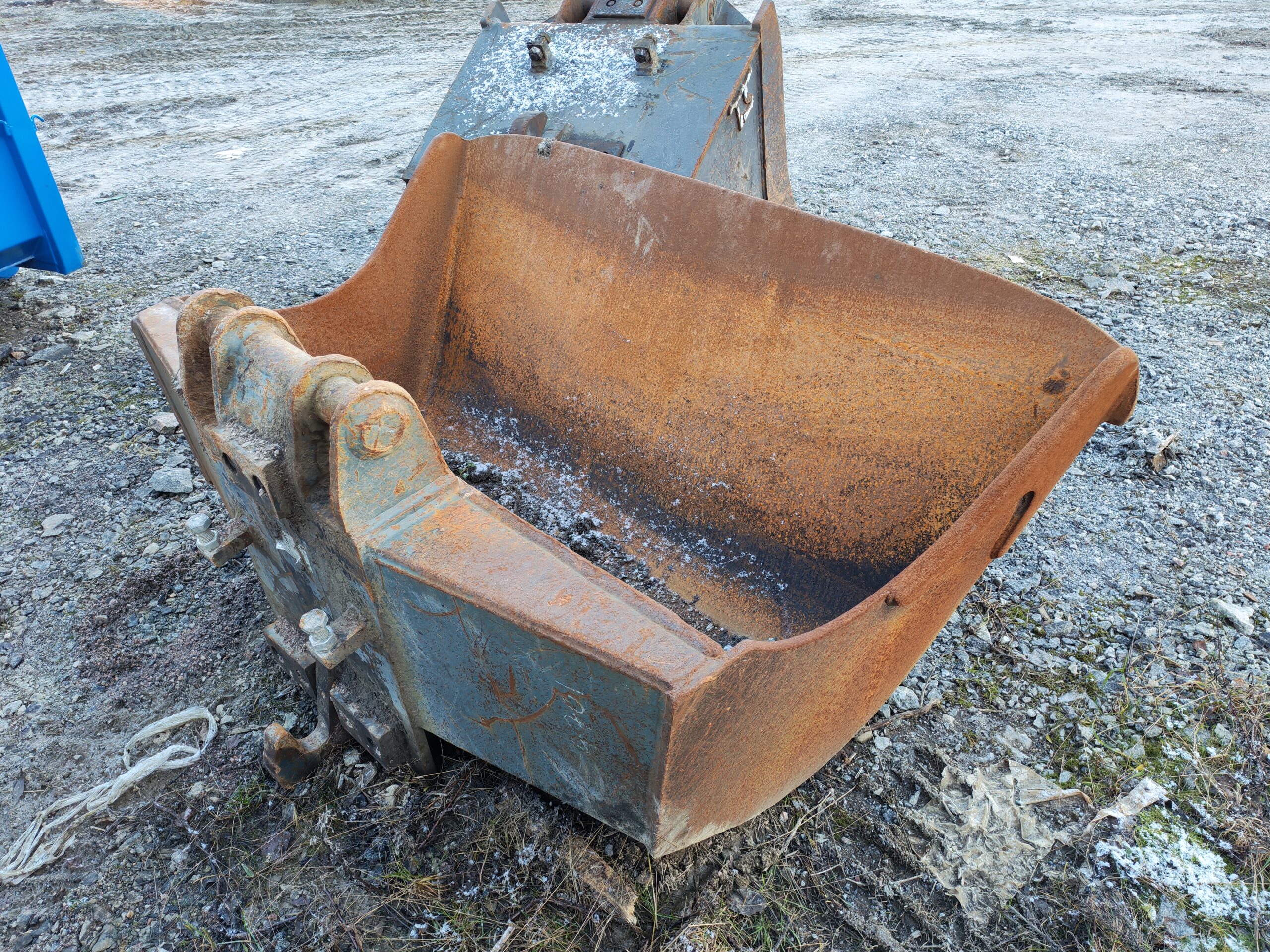 3.0.8 LIETO Käytetty HW Luiskakauha 1000l NTP-10