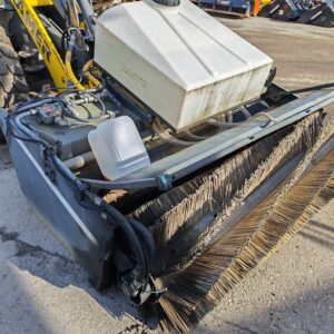 1.0.7 HUUTOKAUPPAKOHDE 6143855 Käytetty harjalaite Kramer 380 sivusiirto & vesitys