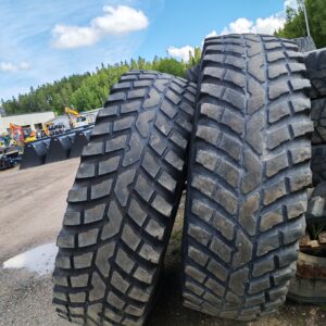 1.4.7 2kpl Käytetty Nokian TRI2 Rengas 540/80 R38