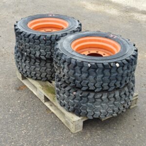 8.0.2 Bobcat renkaat ja vanteet 10-16.5